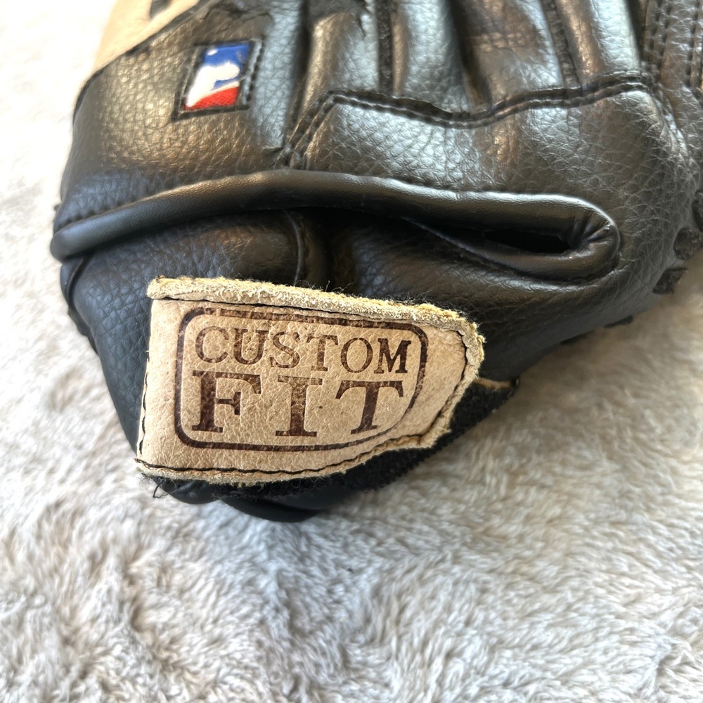 Wilson Baseball Glove A2452 11 1/2" Right Hand Throw - Picture 3 of 8